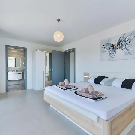 بيت للعطل East By Interhome Tribalj