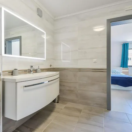 East By Interhome Tribalj