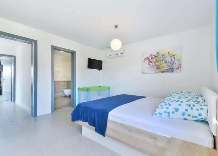 펜션 East By Interhome Tribalj