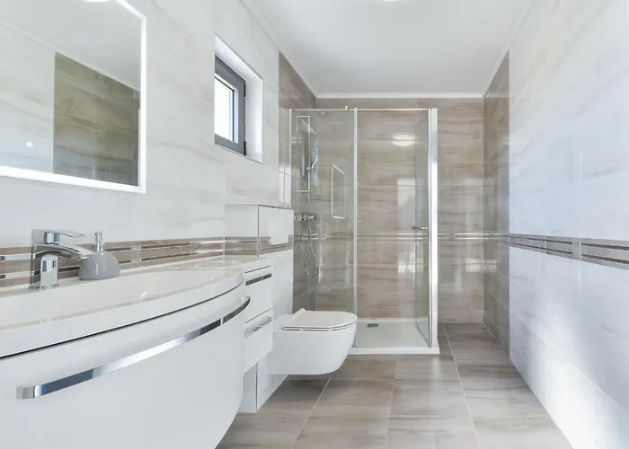 East By Interhome Tribalj