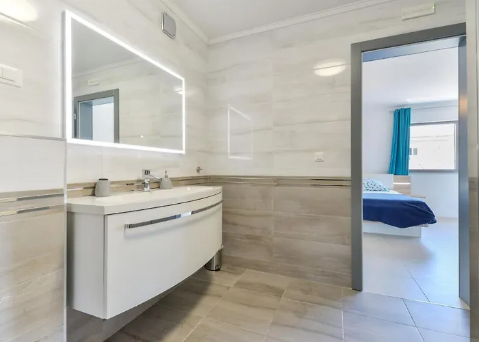 East By Interhome Tribalj