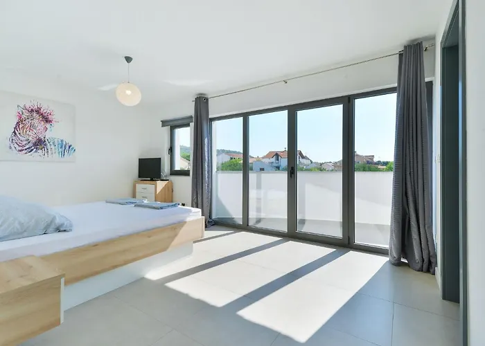 펜션 East By Interhome Tribalj